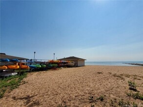 31 W Walk in West Haven, CT - Building Photo - Building Photo