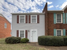 220 Hickory Trail