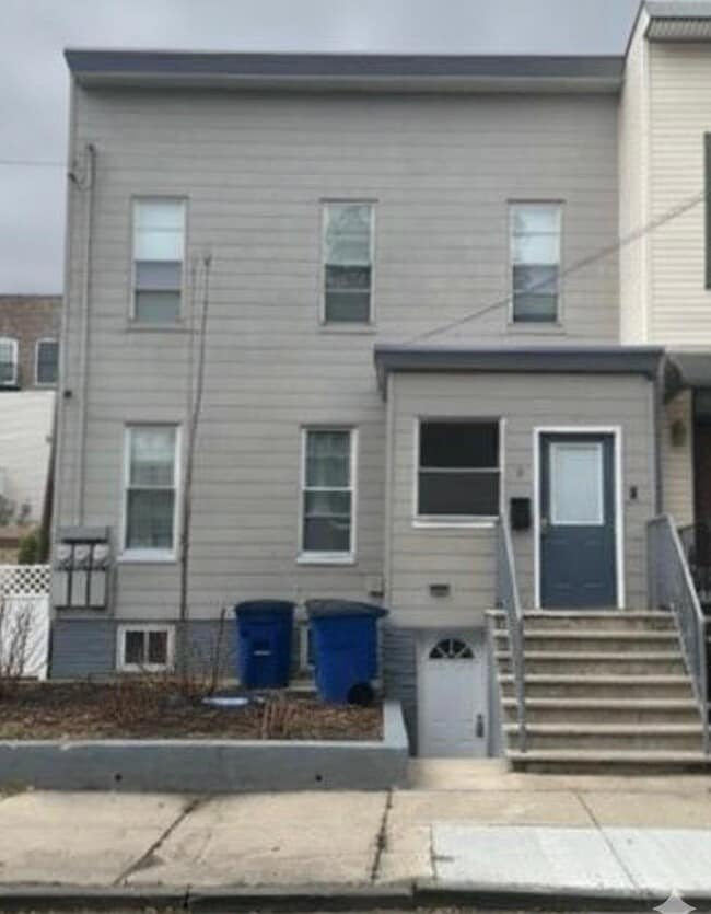 property at 9 Nesbitt St