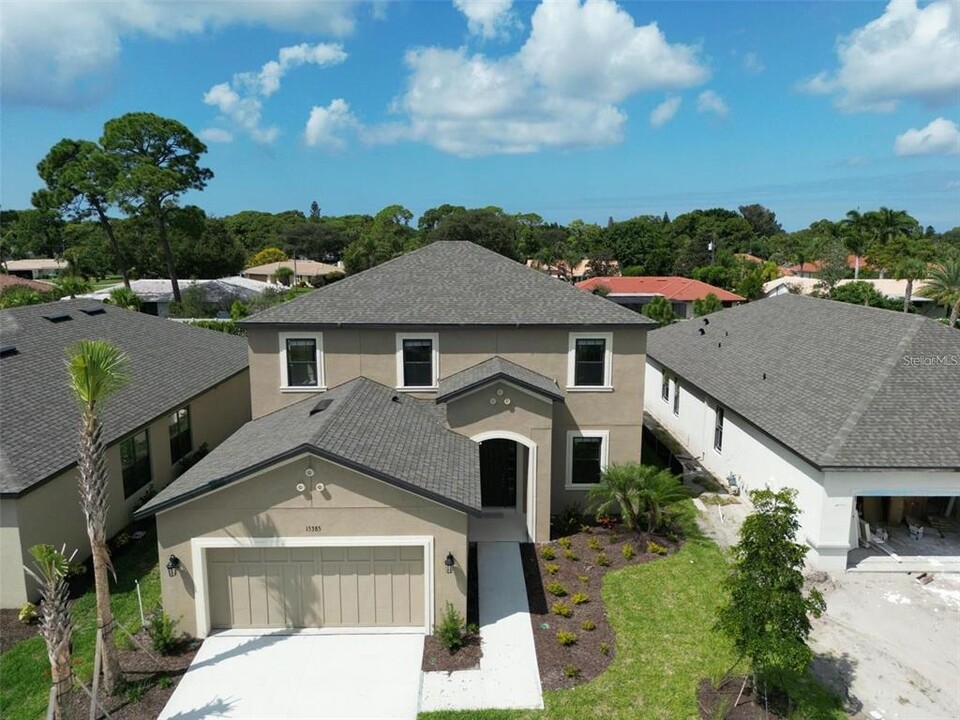 15385 Isla Palma Ln in Nokomis, FL - Foto de edificio