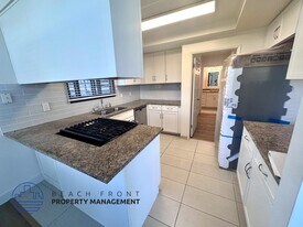 6712 W 86th Pl. in Los Angeles, CA - Building Photo
