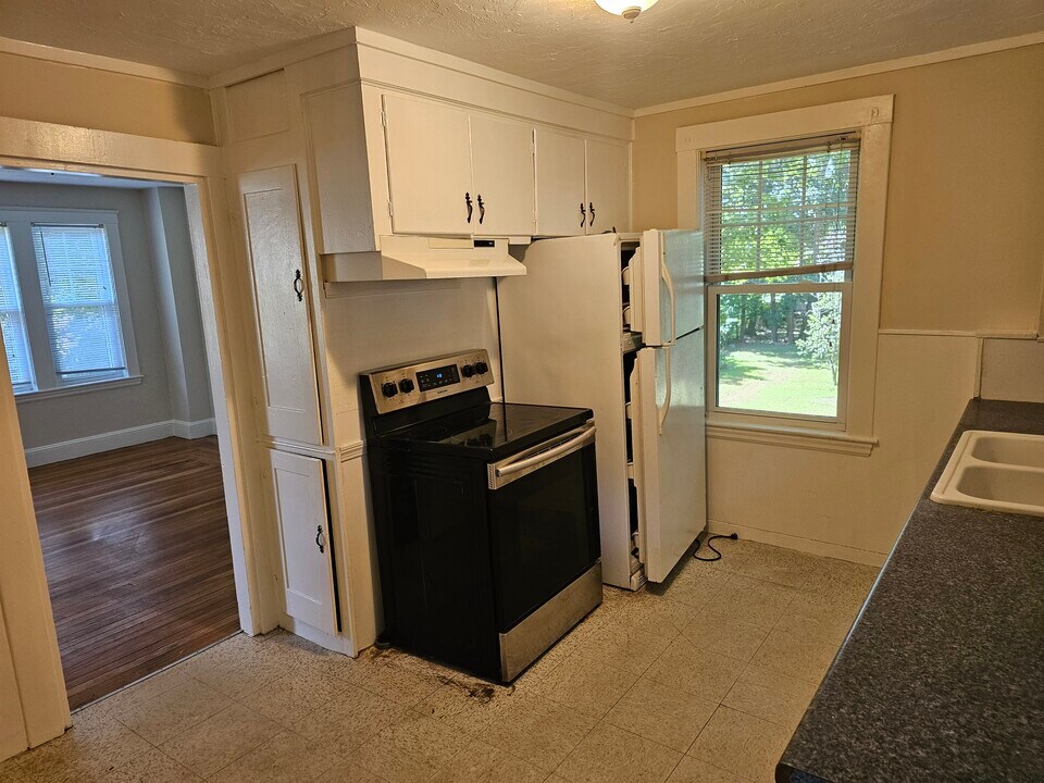 273 Front St in Weymouth, MA - Building Photo
