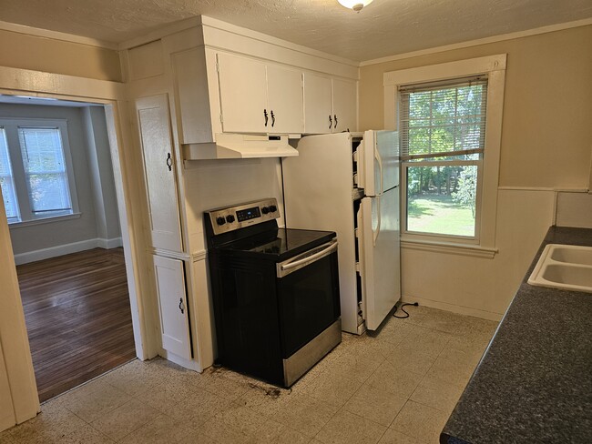 property at 273 Front St