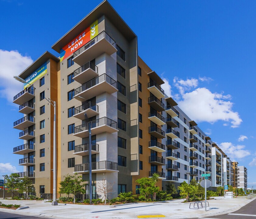 Metro Parc in Hialeah, FL - Building Photo