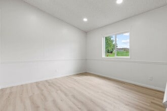 30007 Primrose Dr in Santa Clarita, CA - Building Photo - Building Photo