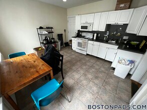 512 Cambridge St, Unit 4 in Boston, MA - Building Photo - Building Photo