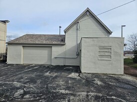 N91W16356-W16356 Pershing Ave in Menomonee Falls, WI - Building Photo