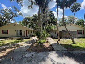 7440 Chapel Ave in New Port Richey, FL - Building Photo