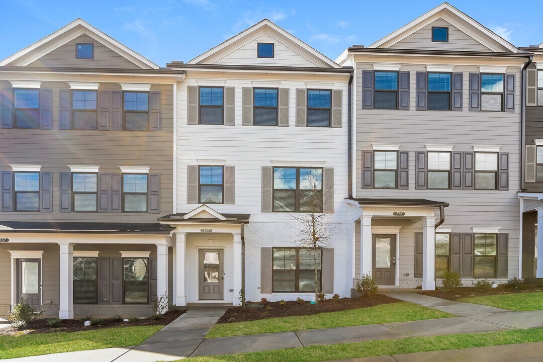 771 Calvin Pk Dr in Ball Ground, GA - Building Photo