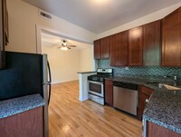 3521 N Racine Ave, Unit #3525-E2 in Chicago, IL - Foto de edificio - Building Photo