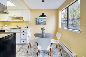 6227 6th Ave NW in Seattle, WA - Foto de edificio - Building Photo