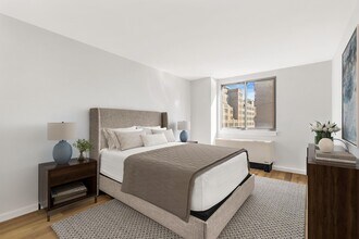 308 E 38th St in New York, NY - Building Photo - Building Photo