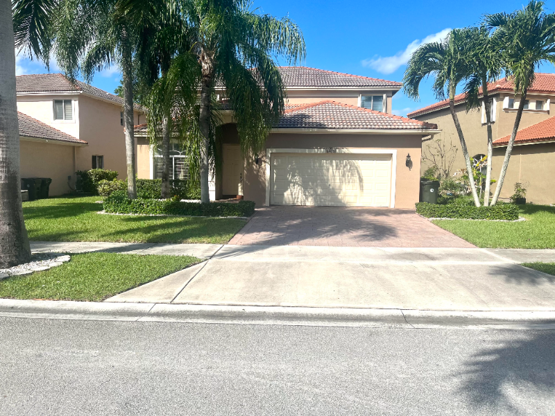 4475 Banyan Trails Dr in Coconut Creek, FL - Building Photo