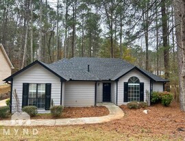 632 Kilkenny Cir in Lithonia, GA - Building Photo
