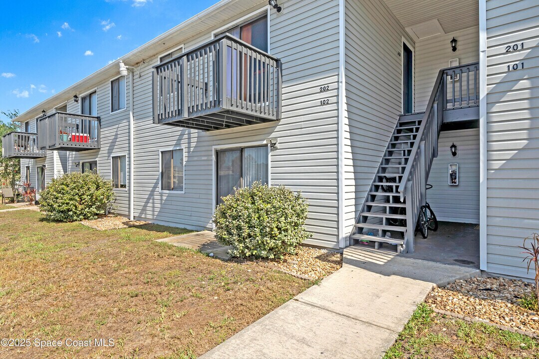 441 Mercury Ave SE in Palm Bay, FL - Building Photo