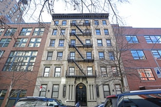 10 W 93rd St in New York, NY - Foto de edificio - Building Photo