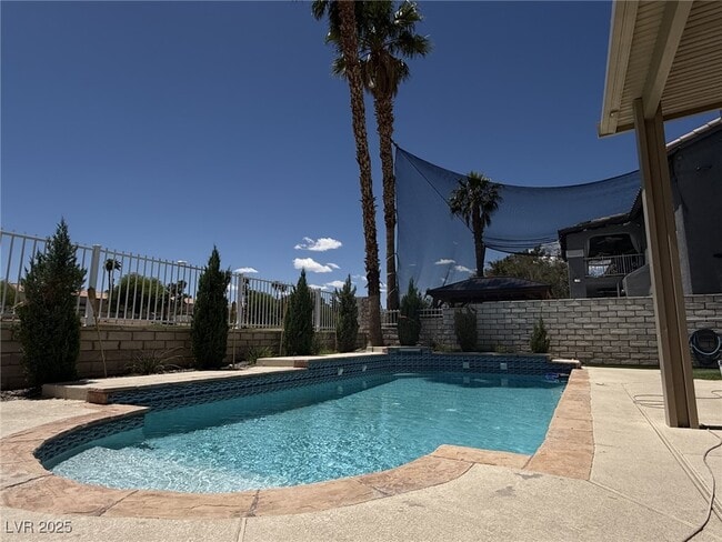 property at 2433 Antler Point Dr