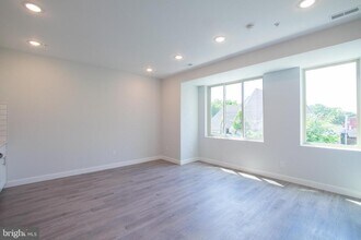 2649 Titan St in Philadelphia, PA - Building Photo - Building Photo