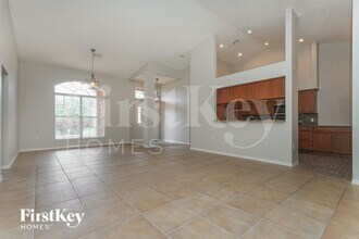 5718 Wedgefield Dr in Zephyrhills, FL - Building Photo - Building Photo