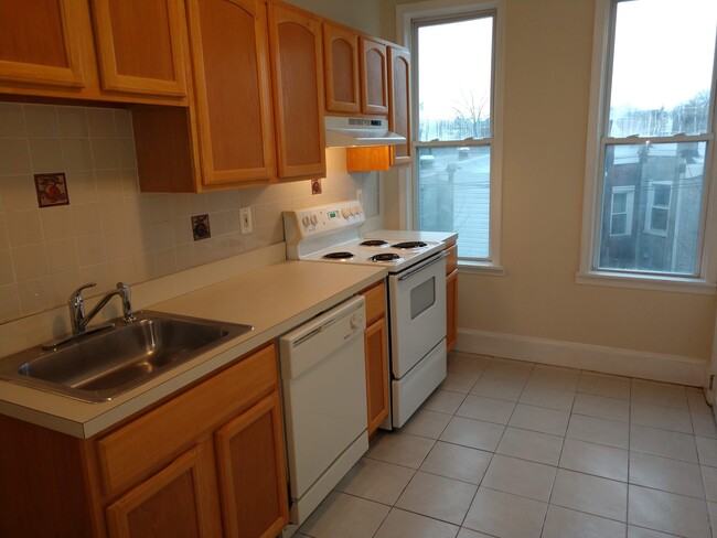 936 S St Bernard St, Unit 3