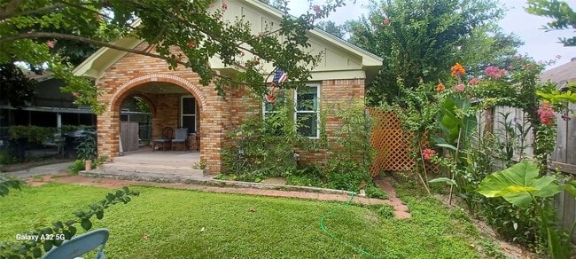 property at 610 Caplin St