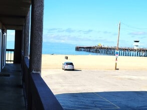 1001 Seal Way, Unit Two in Seal Beach, CA - Building Photo - Building Photo