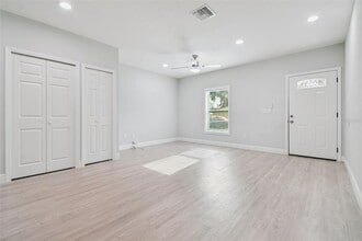 6819 N Sterling Ave in Tampa, FL - Building Photo - Building Photo