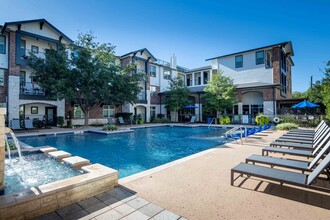 Century Lake Highlands in Dallas, TX - Building Photo - Building Photo