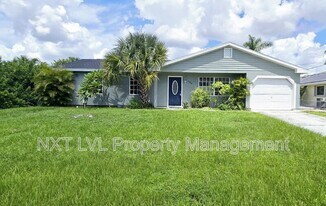 17364 Sabrina Cir in Port Charlotte, FL - Building Photo