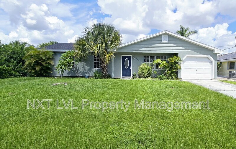 17364 Sabrina Cir in Port Charlotte, FL - Building Photo