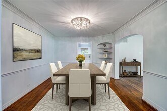 2731 Lovers Ln in University Park, TX - Foto de edificio - Building Photo