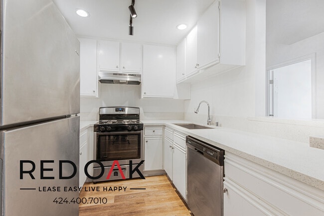 4320 S Centinela Ave in Los Angeles, CA - Building Photo - Building Photo