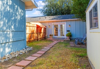 414 W Walnut Ave, Unit Studio in Lompoc, CA - Building Photo - Building Photo
