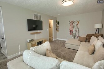 2672 W 5750 S in Roy, UT - Building Photo - Building Photo