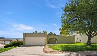 141 Star Spirit Rd in Santa Teresa, NM - Building Photo
