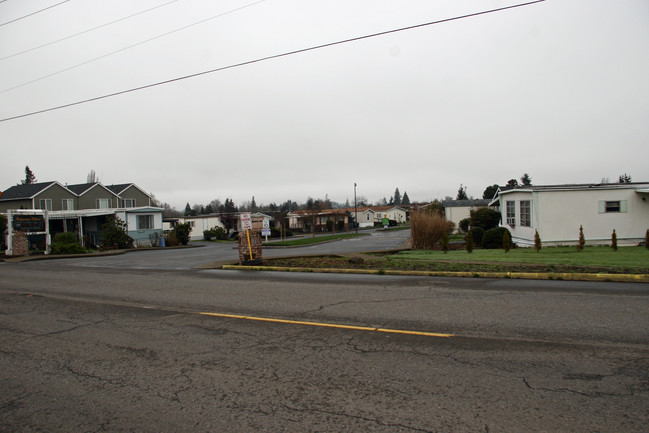 Bavarian Village Mobile Park in Mt Angel, OR - Building Photo - Building Photo