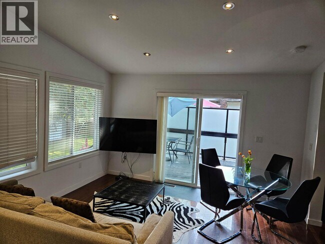 2568 The Blvd in Squamish, BC - Building Photo - Building Photo
