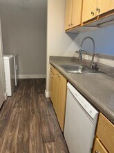 16936 SE Powell Blvd in Portland, OR - Building Photo - Building Photo