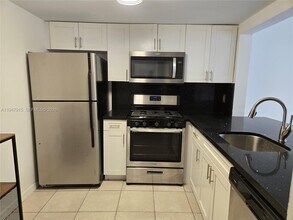 17901 NW 68th Ave in Hialeah, FL - Building Photo - Building Photo