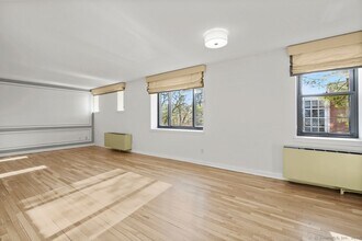 15 Lafayette Ct in Greenwich, CT - Building Photo - Building Photo