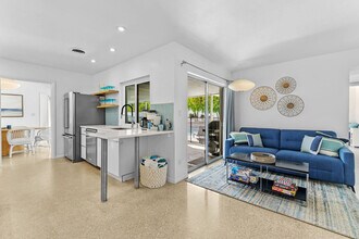1536 Brookside Blvd in Largo, FL - Building Photo - Building Photo