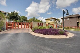 1913 Warely Ln in Austin, TX - Building Photo - Building Photo