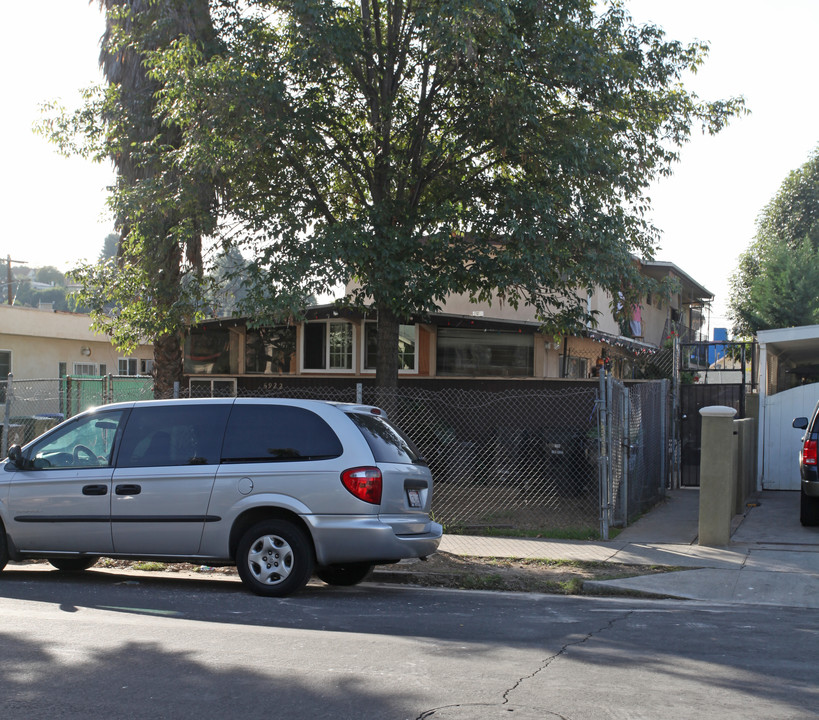 5922 Fayette St in Los Angeles, CA - Building Photo