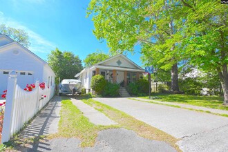 737 Lexington Ave in Cayce, SC - Building Photo - Building Photo