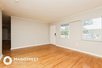 6908 Ambassador Dr in Orlando, FL - Foto de edificio - Building Photo