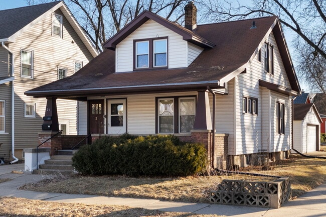 21 Farwell St, Unit 1