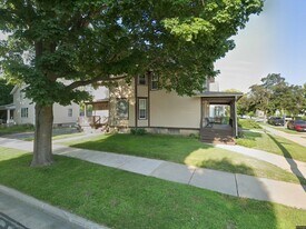 200 Arcadian Ave in Waukesha, WI - Building Photo