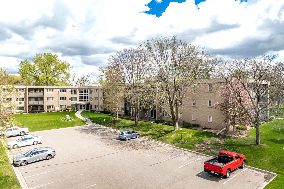 Brookside Condominiums in Minneapolis, MN - Building Photo