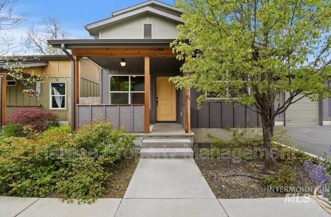 property at 4315 N Adams St