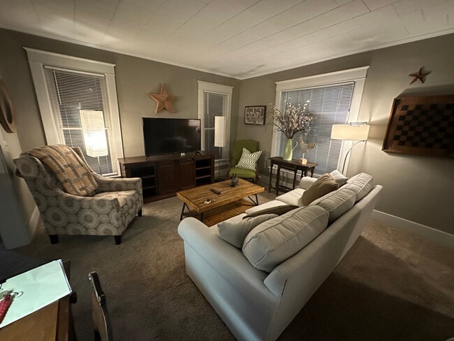 property at 105 S Park Ave